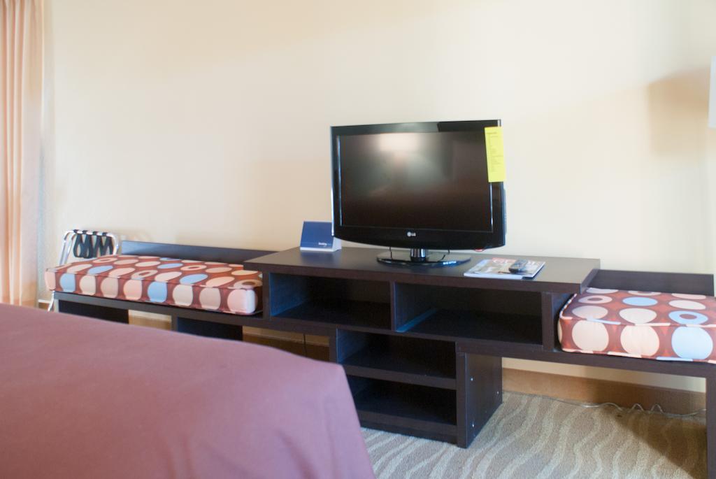 ซูเปอร์ 8 บาย วินด์แฮม อินดิโอ Hotel ภายนอก รูปภาพ